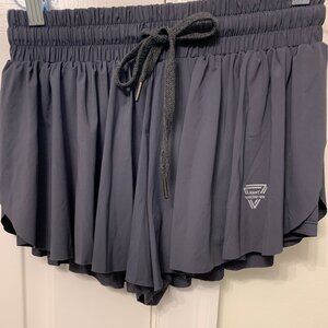Keiki Kona 2-In-1 Flowy Fitness Shorts in Grey